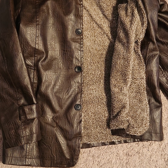 Leather jacket - Picture 2 of 2